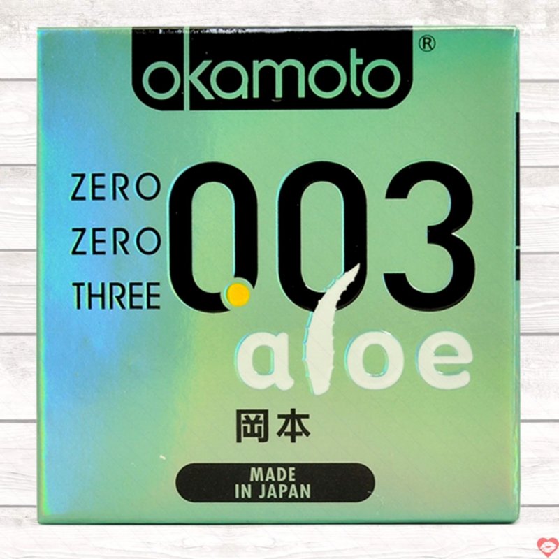 Bao Cao Su Okamoto 0.03 Aloe Tinh Chất Lô Hội Hộp 3 Cái